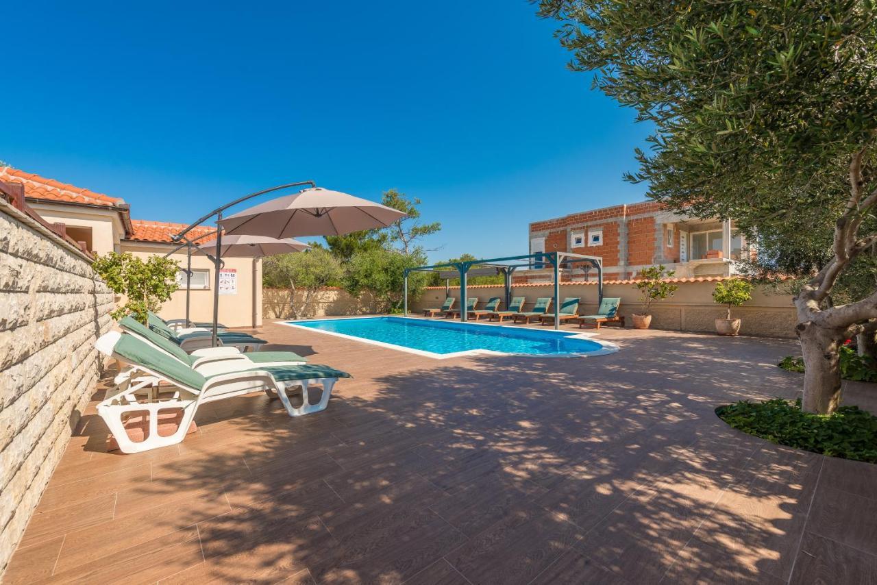 Villa Mare Apartments Vir Εξωτερικό φωτογραφία