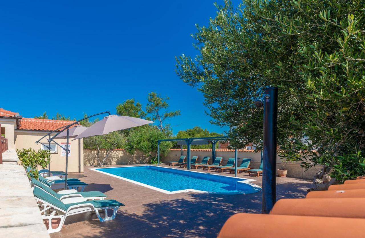 Villa Mare Apartments Vir Εξωτερικό φωτογραφία