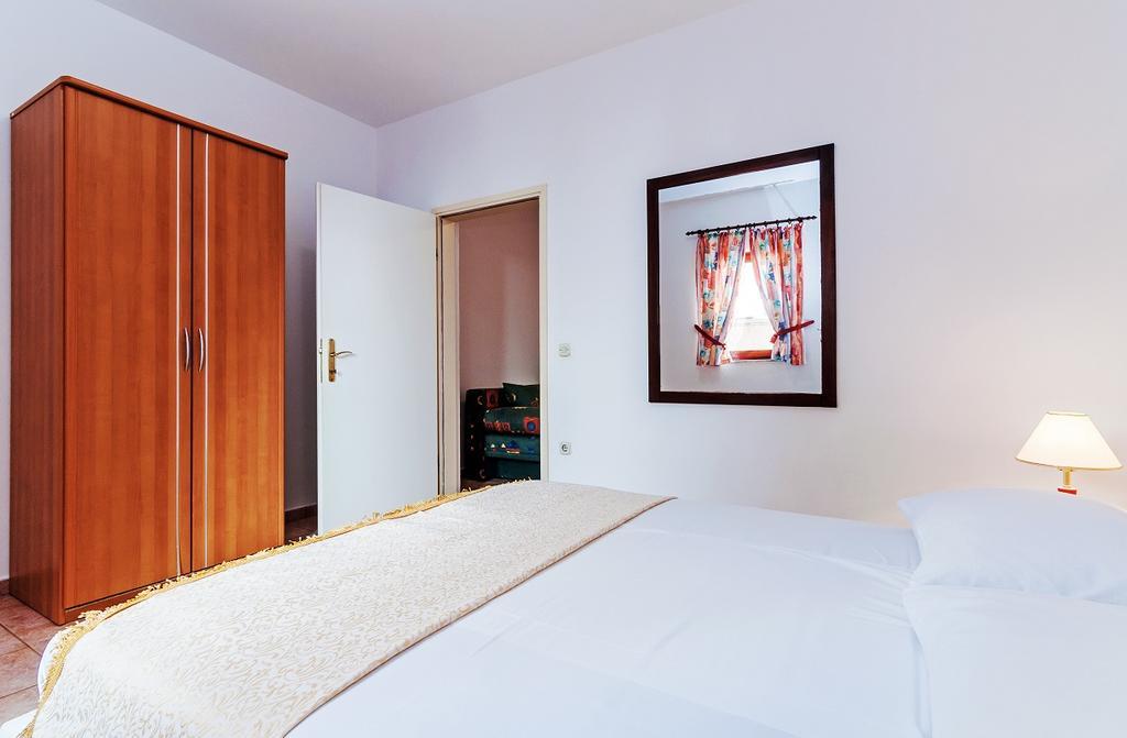 Villa Mare Apartments Vir Εξωτερικό φωτογραφία