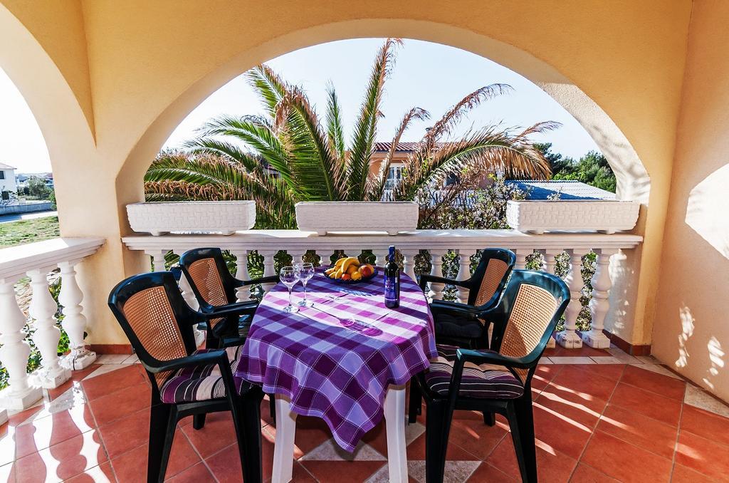 Villa Mare Apartments Vir Εξωτερικό φωτογραφία