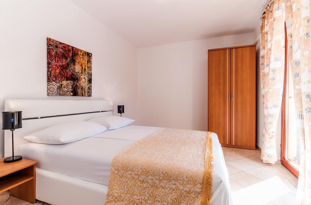Villa Mare Apartments Vir Εξωτερικό φωτογραφία