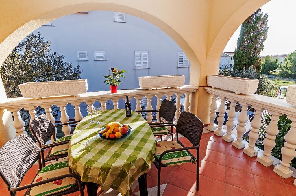 Villa Mare Apartments Vir Εξωτερικό φωτογραφία
