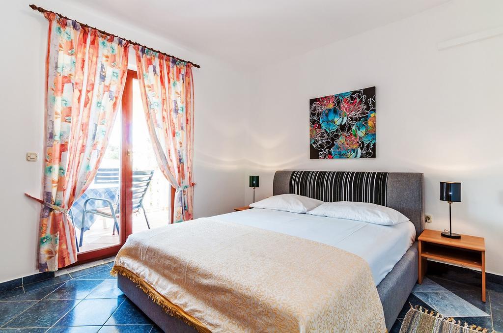 Villa Mare Apartments Vir Εξωτερικό φωτογραφία
