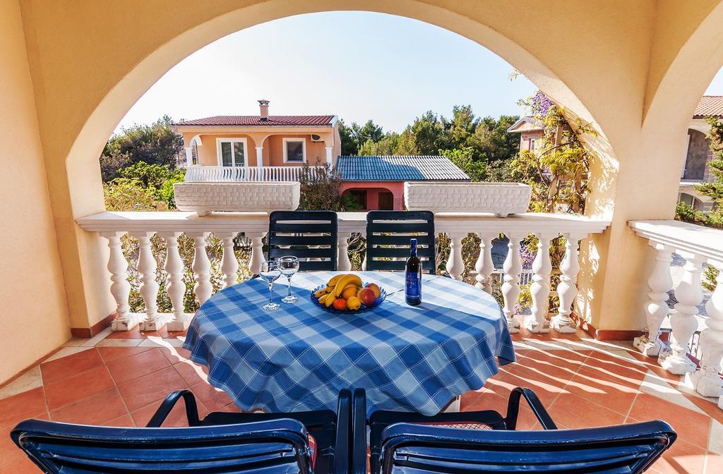 Villa Mare Apartments Vir Εξωτερικό φωτογραφία