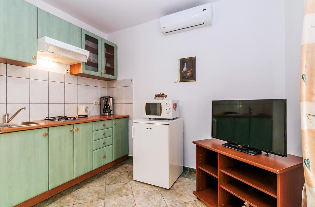 Villa Mare Apartments Vir Εξωτερικό φωτογραφία