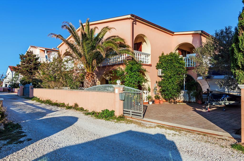 Villa Mare Apartments Vir Εξωτερικό φωτογραφία