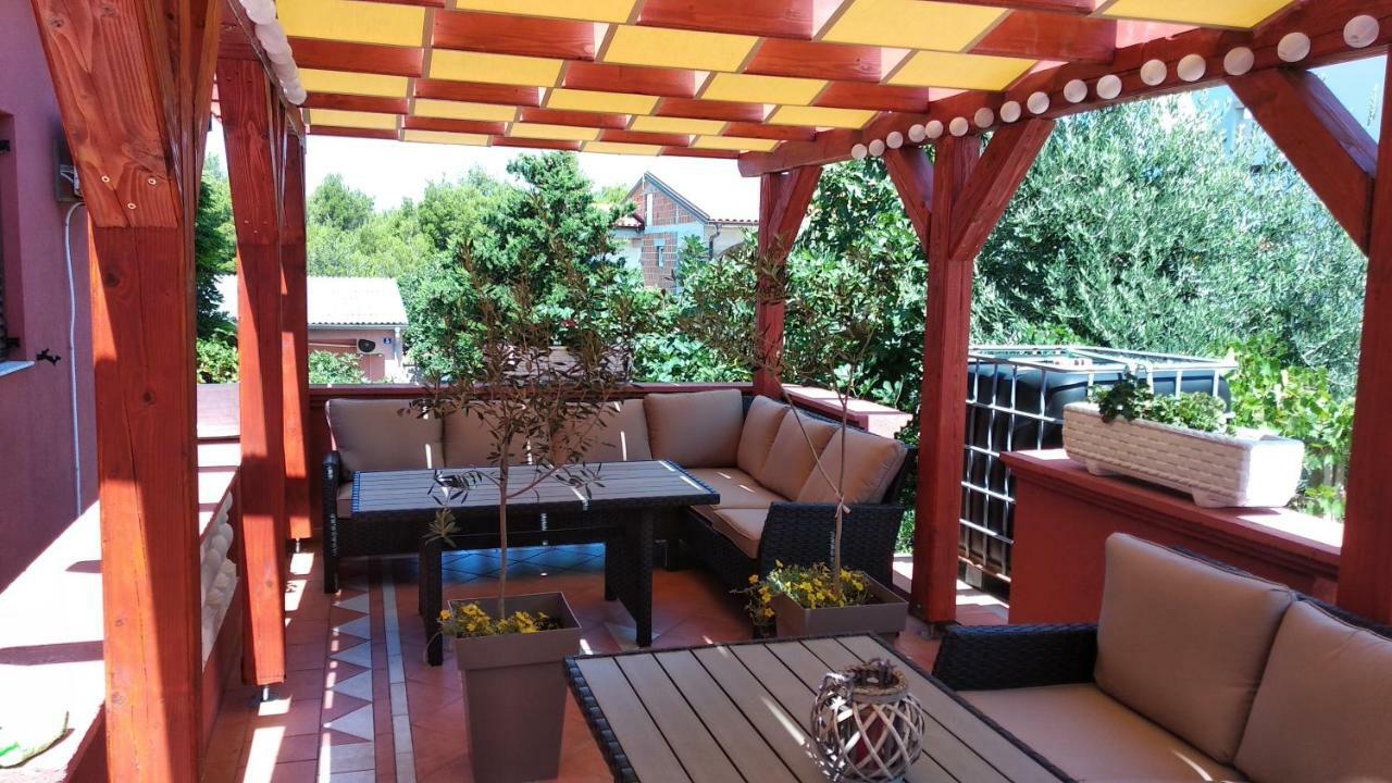 Villa Mare Apartments Vir Εξωτερικό φωτογραφία